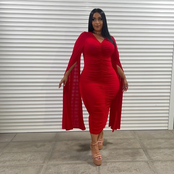 Dresses & Skirts - RED glamour RUTCHED midi dress 1x long sleeve